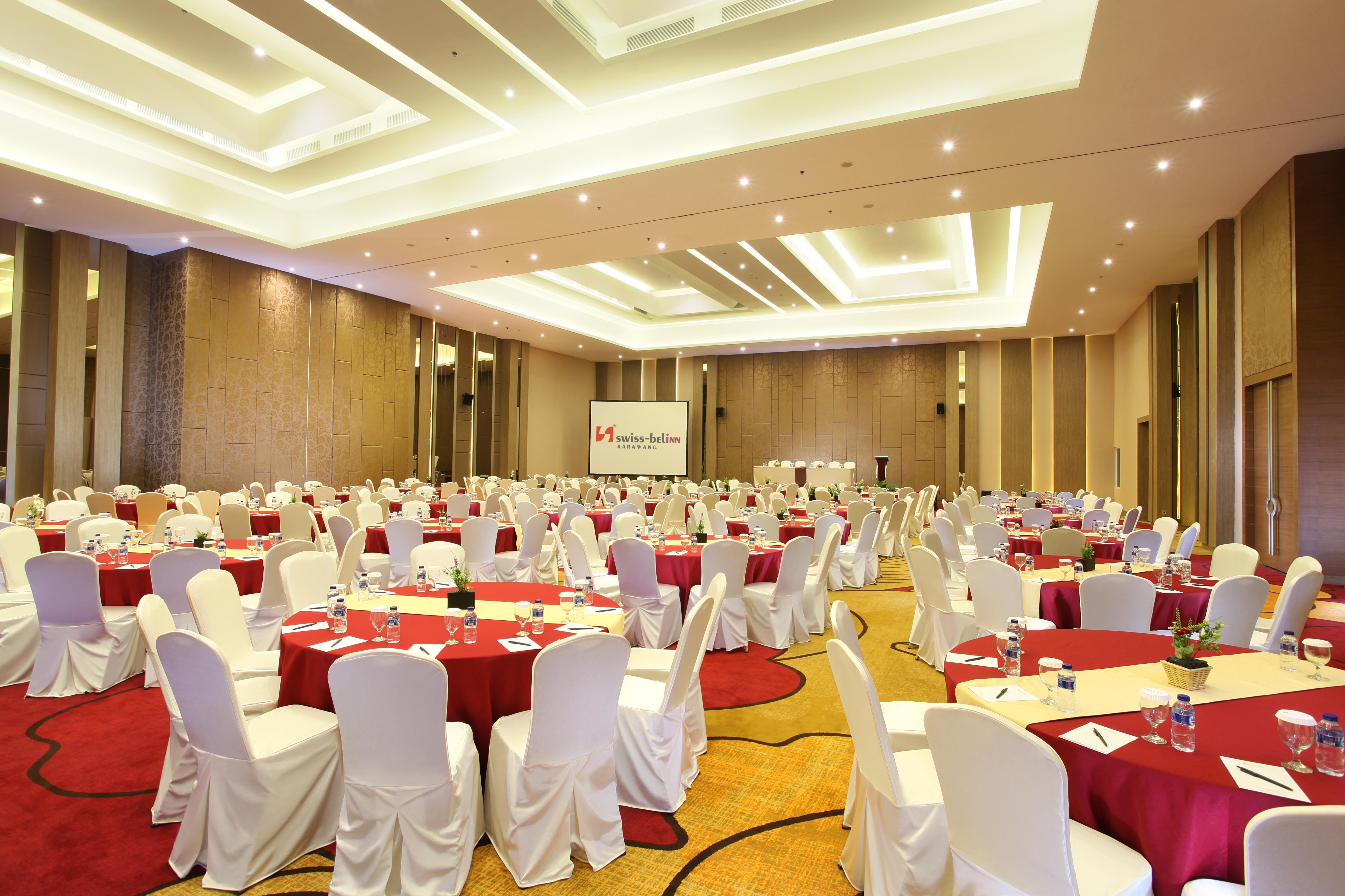 Swiss-Belinn Karawang Exterior foto