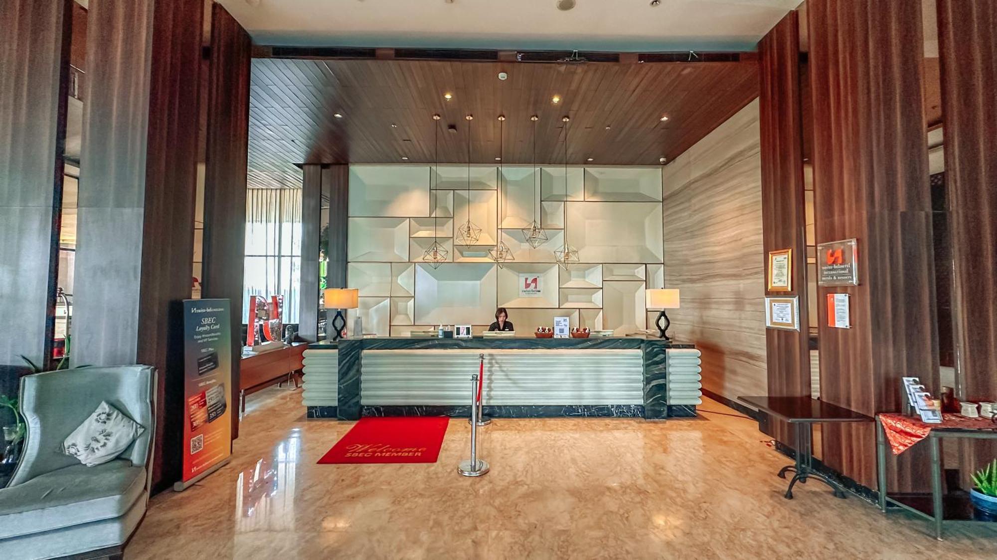 Swiss-Belinn Karawang Exterior foto
