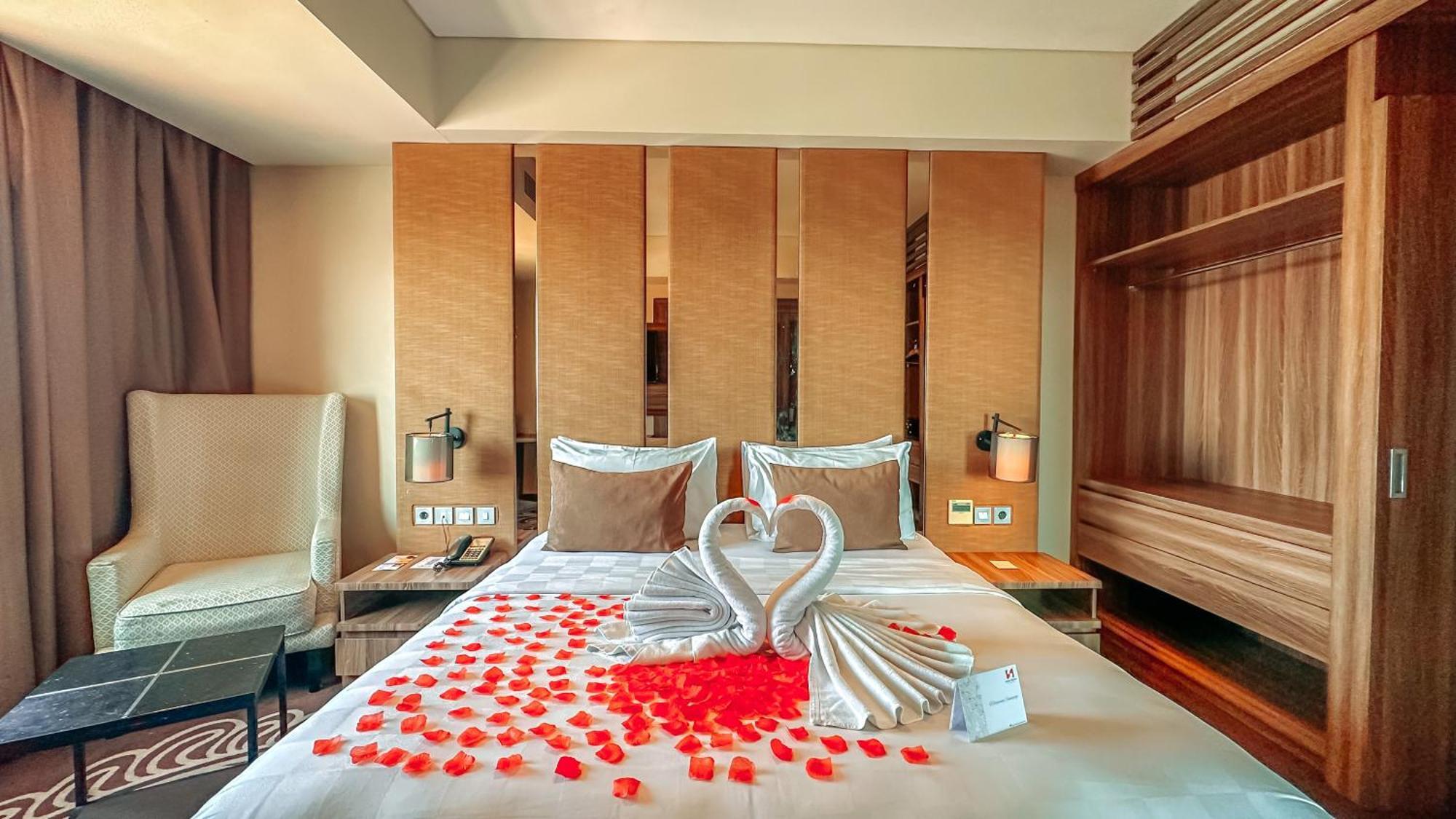 Swiss-Belinn Karawang Exterior foto